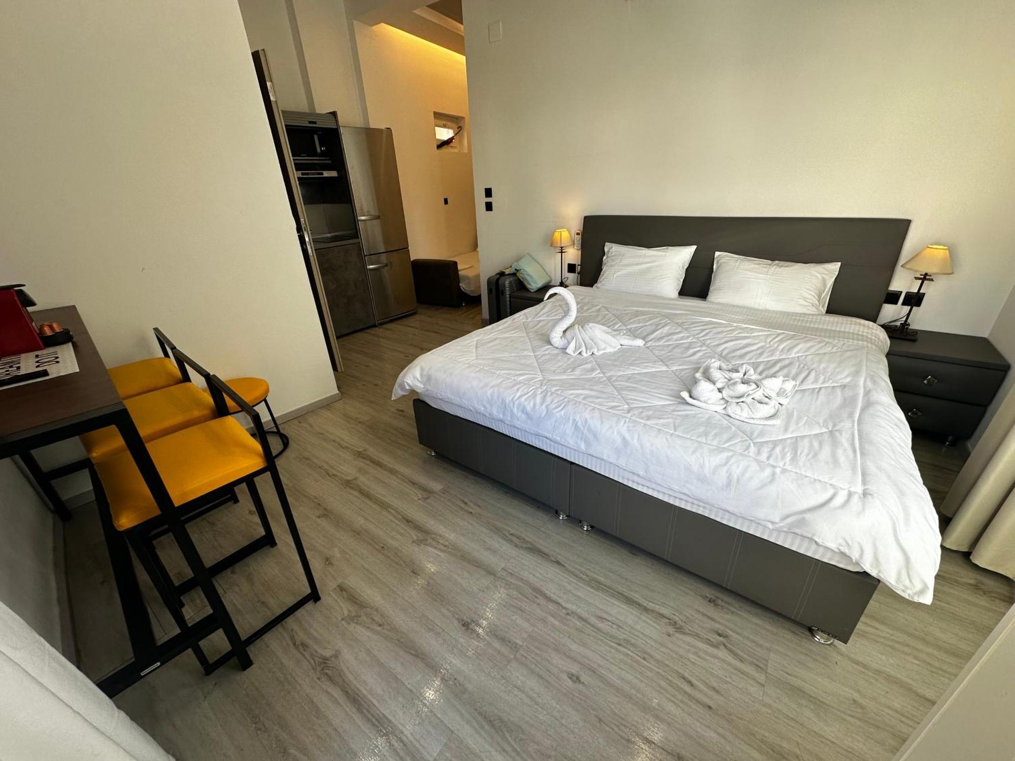 Travelers Luxury Suites, Studios & Apartments Corfu  Exteriör bild
