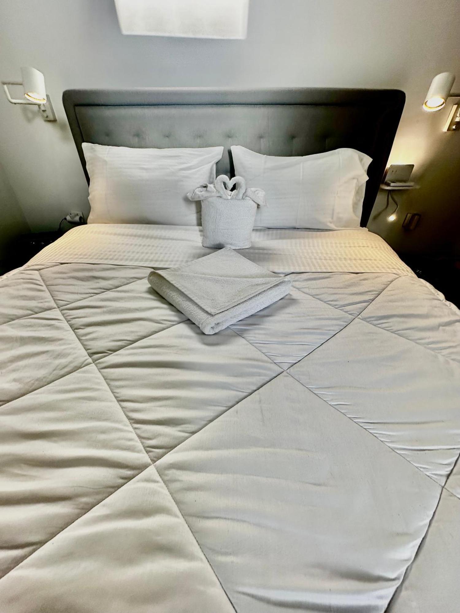 Travelers Luxury Suites, Studios & Apartments Corfu  Exteriör bild