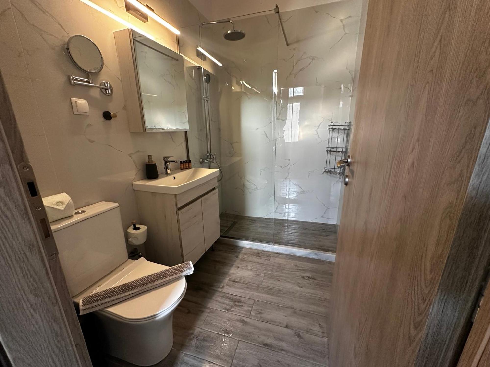 Travelers Luxury Suites, Studios & Apartments Corfu  Exteriör bild