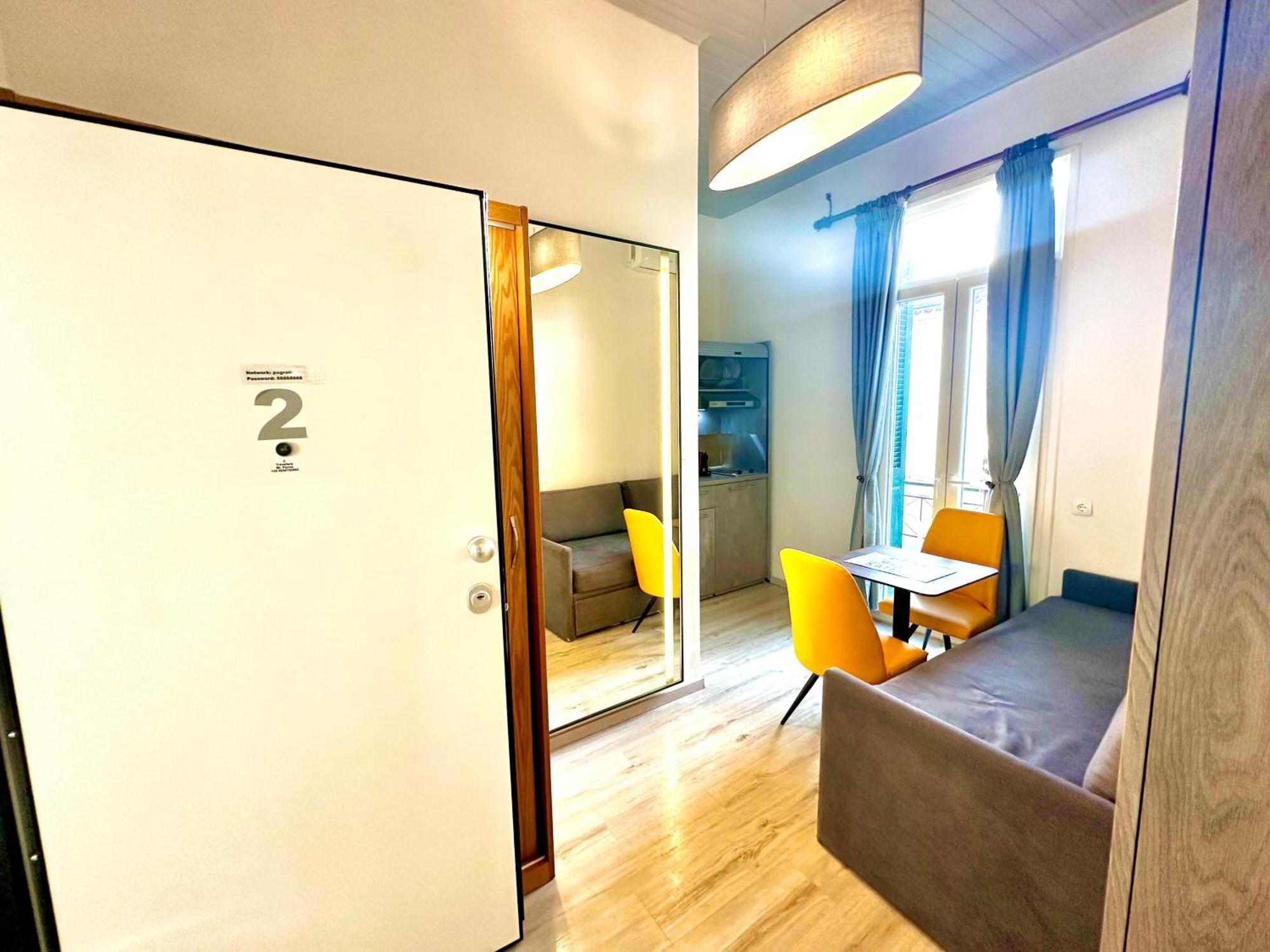 Travelers Luxury Suites, Studios & Apartments Corfu  Exteriör bild