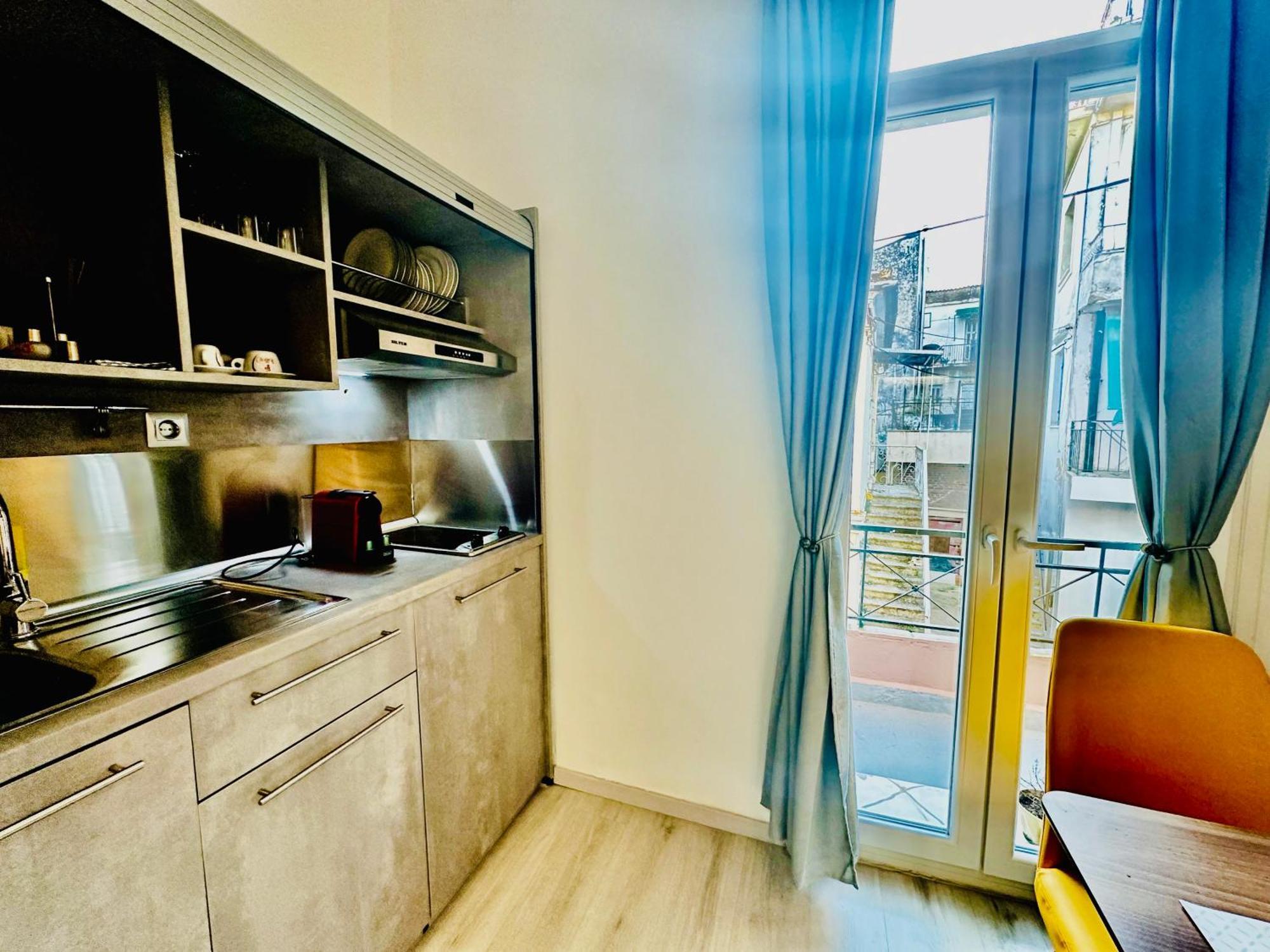 Travelers Luxury Suites, Studios & Apartments Corfu  Exteriör bild