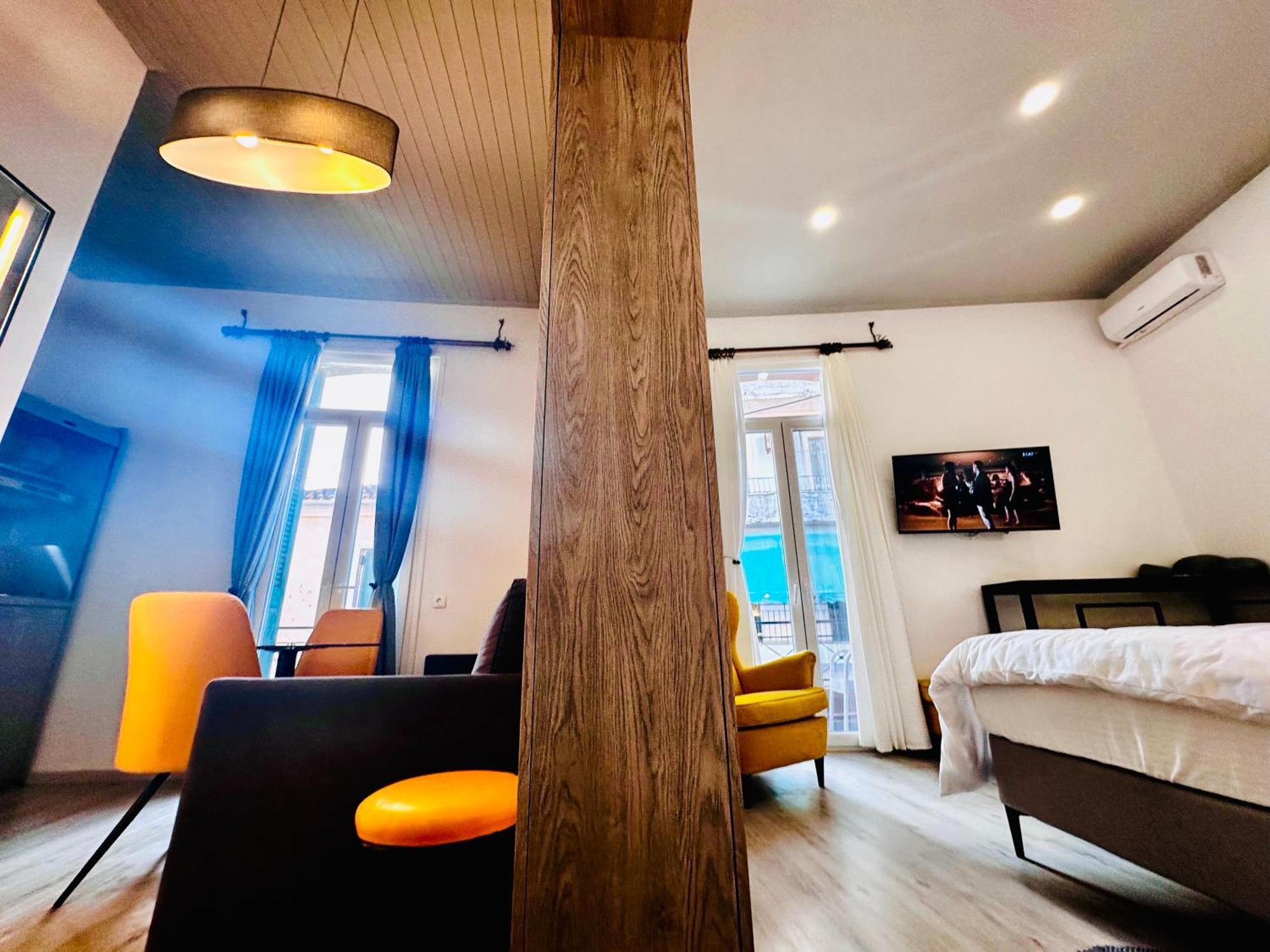 Travelers Luxury Suites, Studios & Apartments Corfu  Exteriör bild