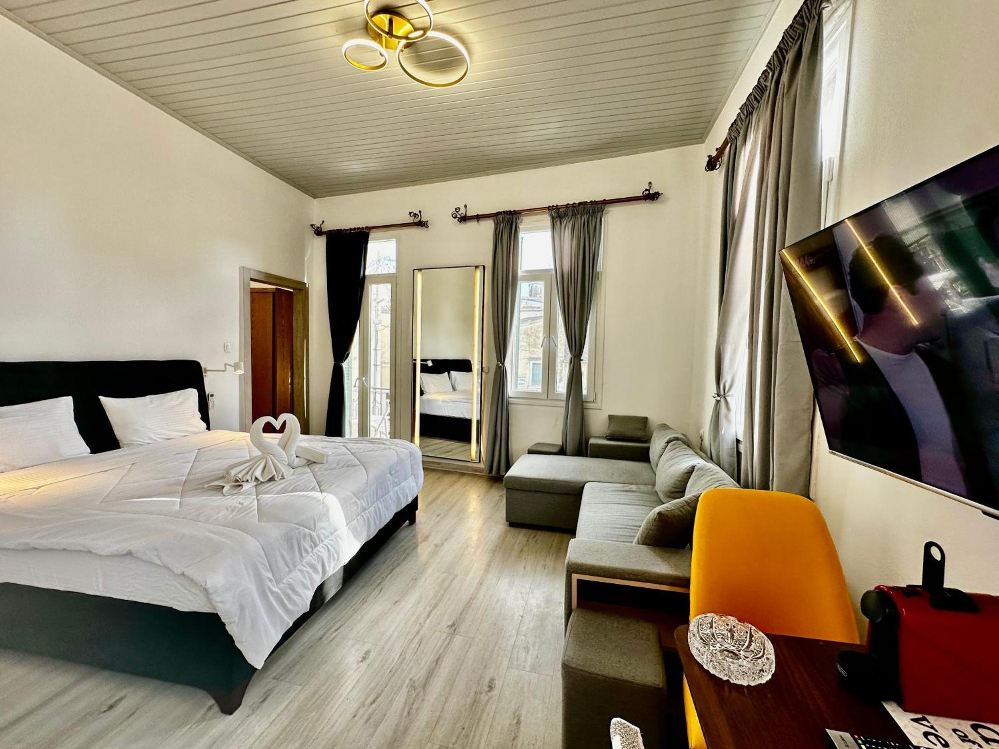 Travelers Luxury Suites, Studios & Apartments Corfu  Exteriör bild